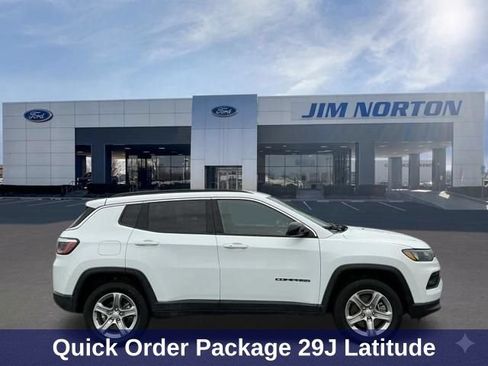 Used 2024 Jeep Compass Latitude AWD/4WD image 3