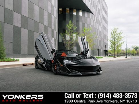Used 2020 McLaren 600LT Spider RWD image 1