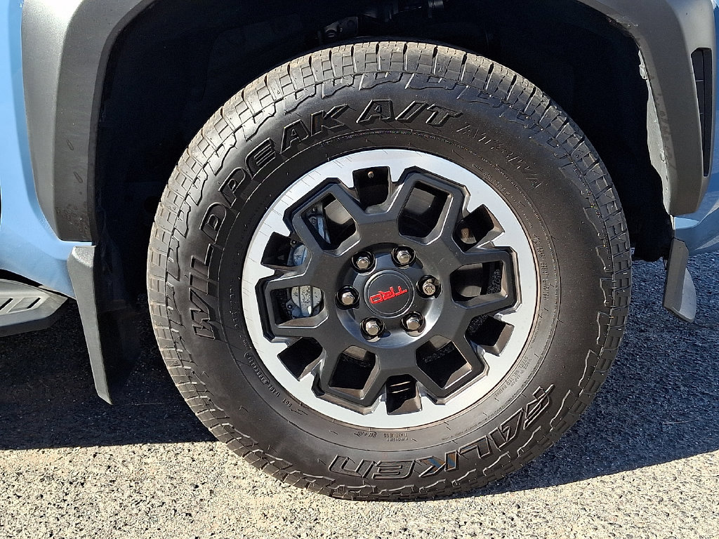 Used 2025 Toyota 4Runner TRD Off-Road Premium AWD/4WD image 8