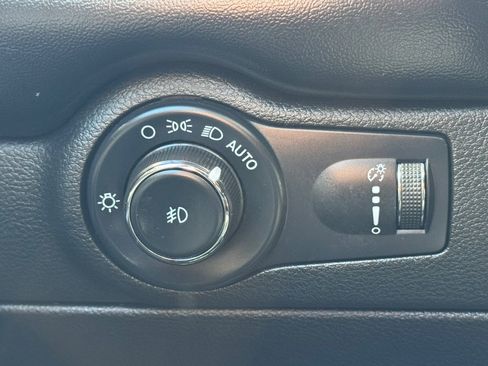 Used 2023 Dodge Durango GT image 8