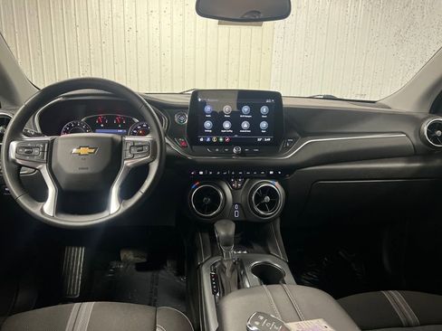 Certified 2025 Chevrolet Blazer LT w/ Convenience Package image 17