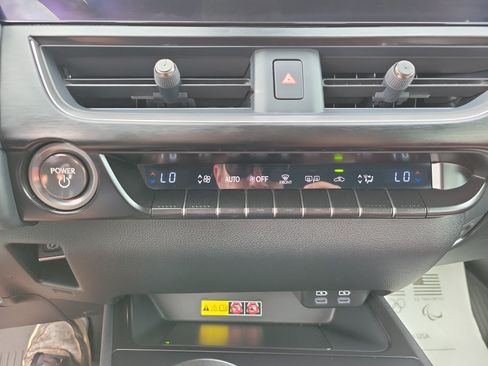 Used 2023 Lexus UX 250h F Sport AWD/4WD image 17