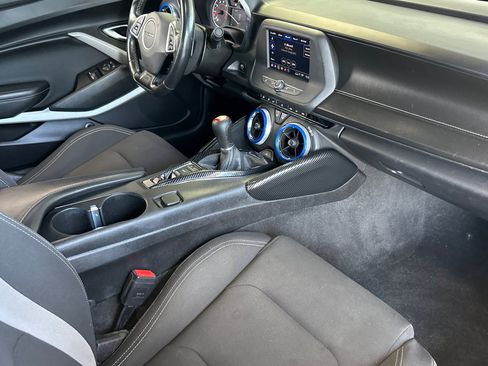 Used 2021 Chevrolet Camaro LT RWD image 15