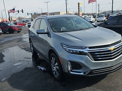 Used 2023 Chevrolet Equinox Premier image 1