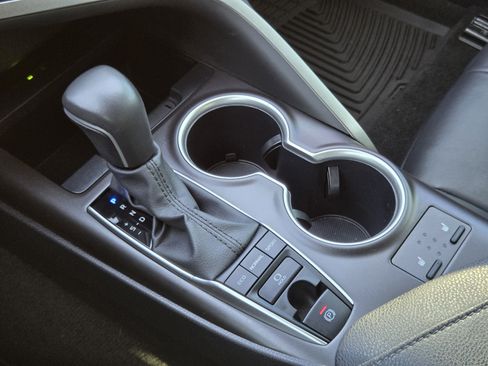 Used 2024 Toyota Camry XLE FWD image 16
