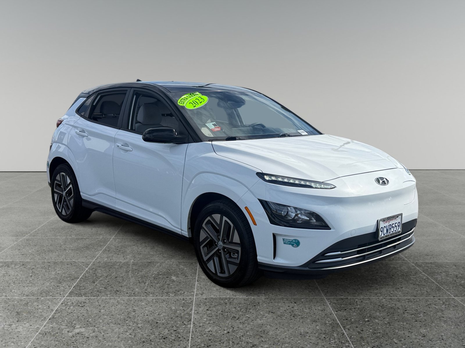 Used 2023 Hyundai Kona SE w/ Cargo Package FWD image 7