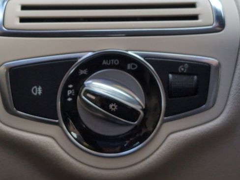 Used 2015 Mercedes-Benz C 300 4MATIC Sedan image 17