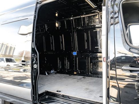 Used 2021 Mercedes-Benz Sprinter 3500 image 30