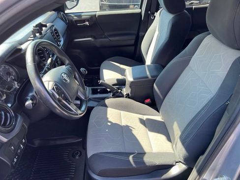 Used 2020 Toyota Tacoma TRD Sport AWD/4WD image 19