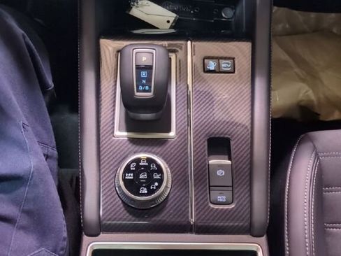 New 2025 Mitsubishi Outlander SE image 19