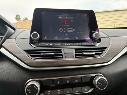 Used 2025 Nissan Altima 2.5 SV image 20