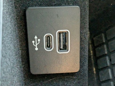 Certified 2025 Lincoln Navigator Reserve image 23