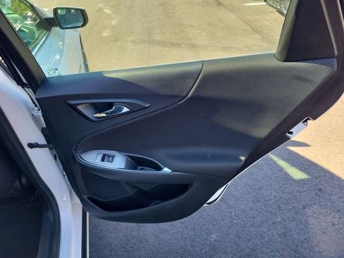 Used 2021 Chevrolet Malibu LT FWD image 32