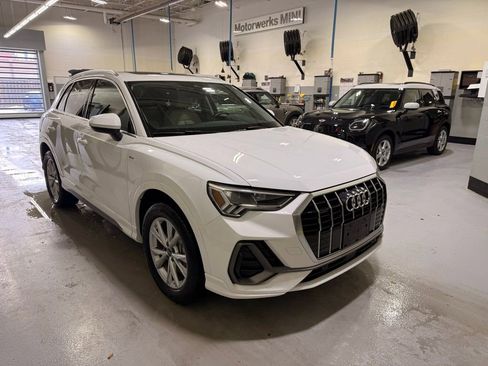 Used 2023 Audi Q3 2.0T Premium w/ Convenience Package image 7