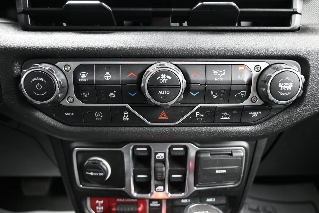 Used 2025 Jeep Gladiator Sport AWD/4WD image 18