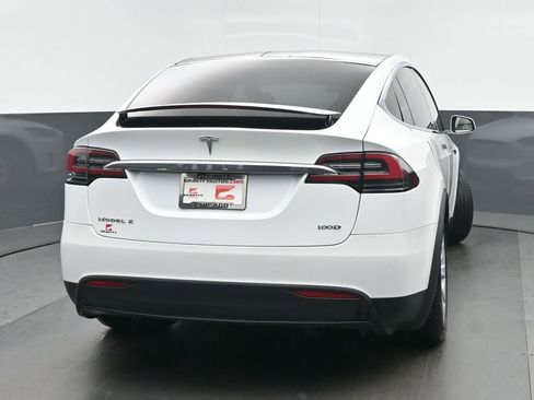 Used 2018 Tesla Model X 100D image 4