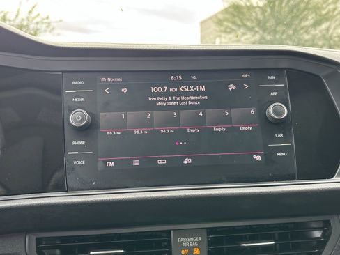 Used 2019 Volkswagen Jetta SEL Premium image 21