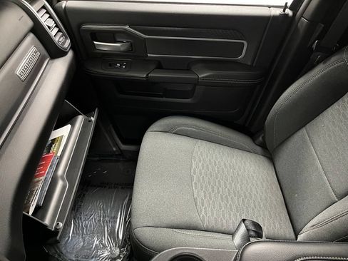 Used 2025 RAM 2500 Big Horn AWD/4WD image 40