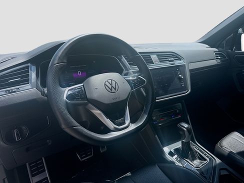 Used 2023 Volkswagen Tiguan SE R-Line FWD image 9