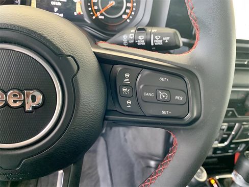 Used 2024 Jeep Wrangler Unlimited Rubicon image 31