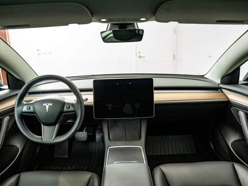 Used 2023 Tesla Model 3 Standard Range RWD image 4