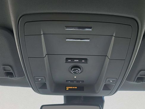 Used 2019 GMC Yukon XL SLT image 30