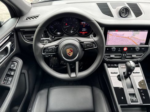Certified 2026 Porsche Macan AWD/4WD image 16