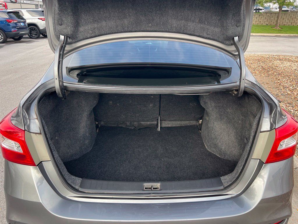 Used 2018 Nissan Sentra SR w/ Electronics Package FWD image 22