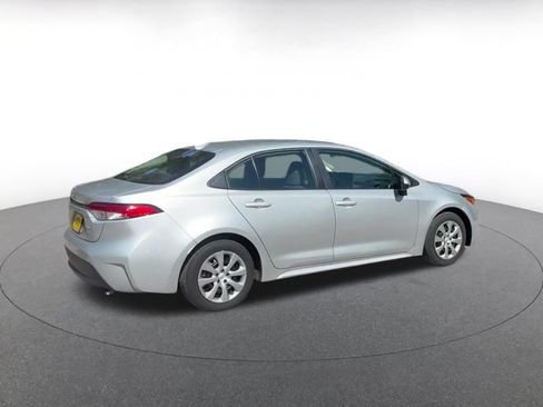 Used 2025 Toyota Corolla LE FWD image 15