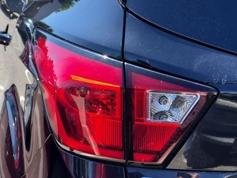 Used 2019 Ford Escape Titanium AWD/4WD image 14