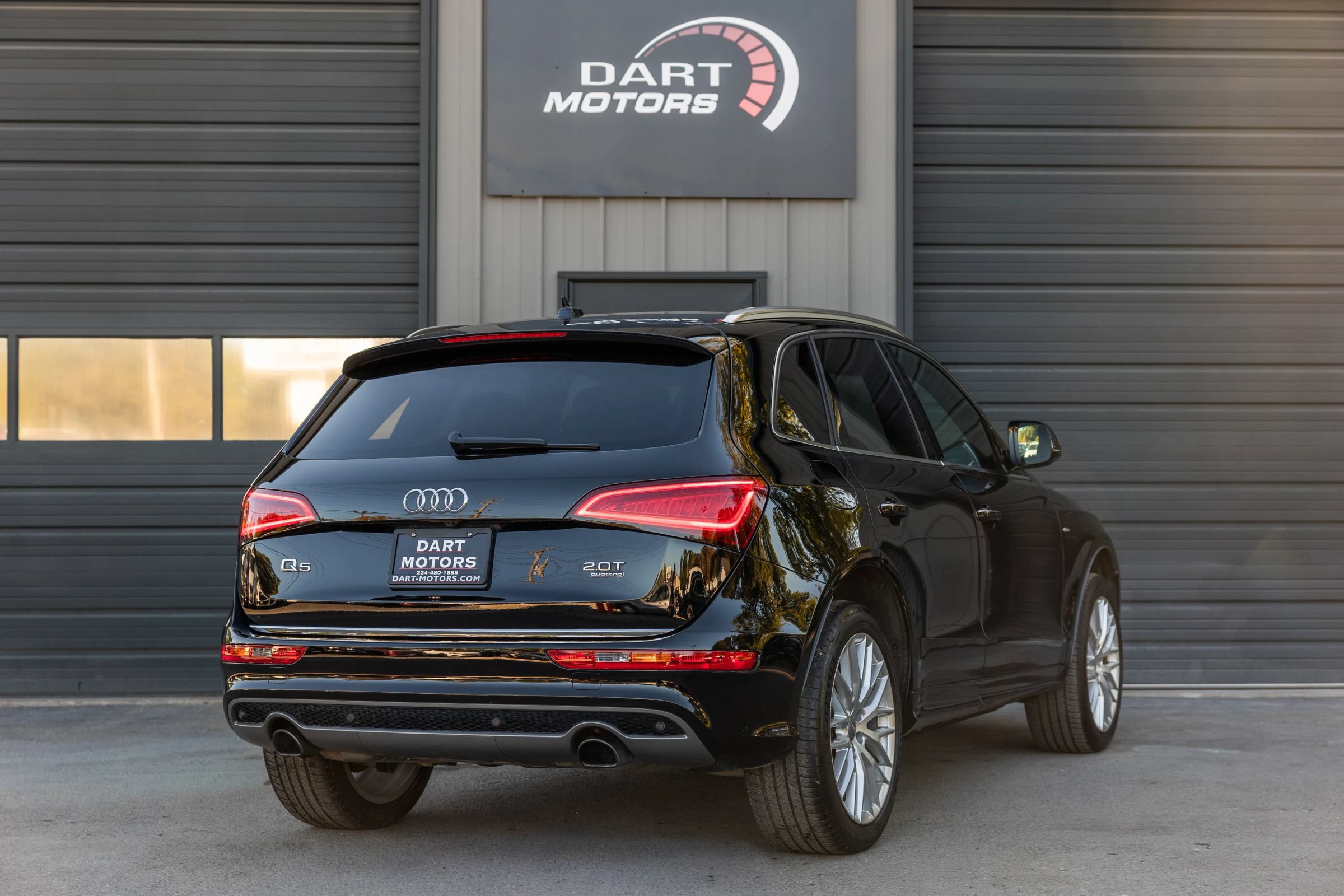 Used 2017 Audi Q5 2.0T Premium Plus w/ Technology Package AWD/4WD image 5