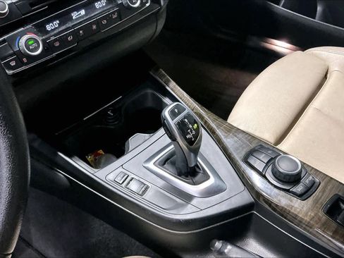 Used 2016 BMW 228i Convertible image 18