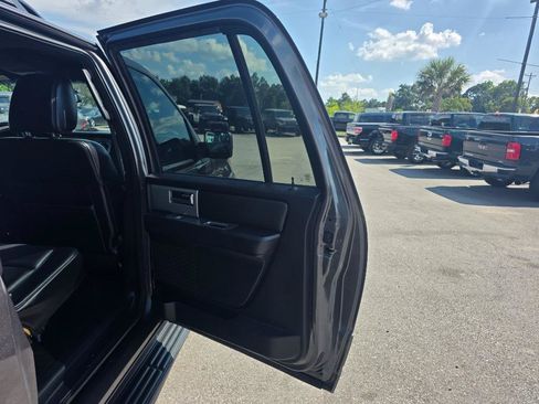 Used 2016 Ford Expedition EL XLT w/ Equipment Group 202A RWD image 12