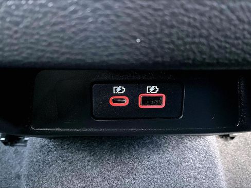 Used 2024 Nissan Altima 2.5 SV FWD image 31