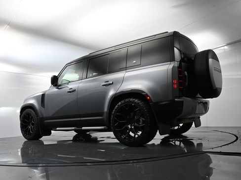 Used 2023 Land Rover Defender 110 S image 44