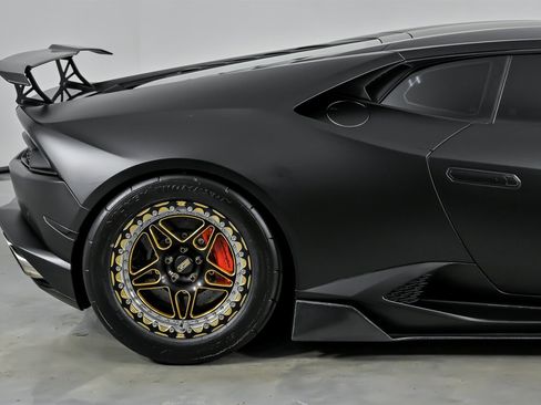 Used 2015 Lamborghini Huracan LP 610-4 image 13