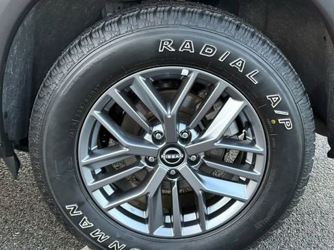 Used 2023 Nissan Rogue S image 35