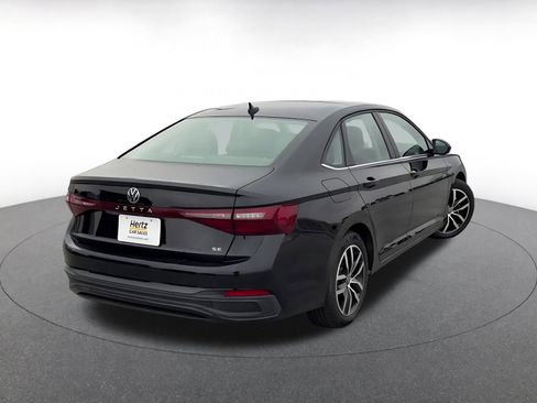 Used 2025 Volkswagen Jetta SE image 14
