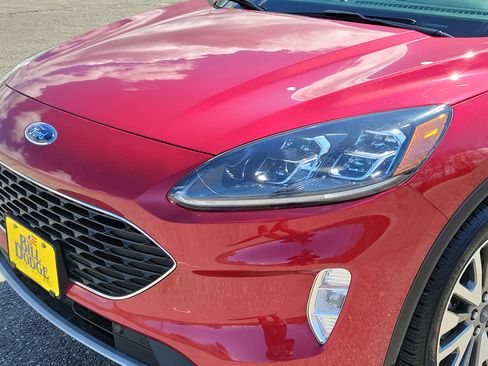 Used 2022 Ford Escape Titanium w/ Class II Trailer Tow Package AWD/4WD image 9