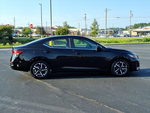 Used 2024 Nissan Sentra SV FWD image 20
