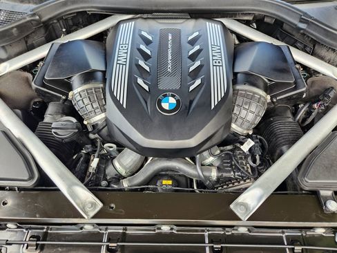 Used 2021 BMW X7 M50i w/ Dynamic Handling Package AWD/4WD image 20