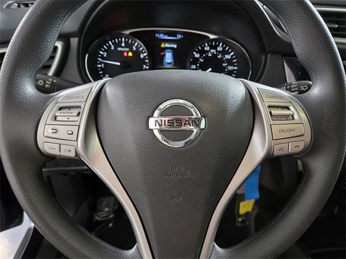 Used 2016 Nissan Rogue S image 30