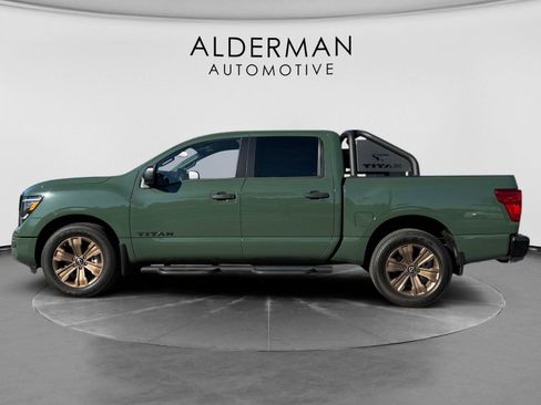 Used 2024 Nissan Titan SV w/ SV Bronze Edition Package RWD image 2