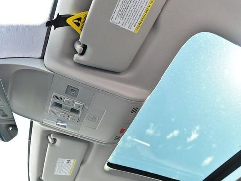 New 2026 Volkswagen Taos SE image 20