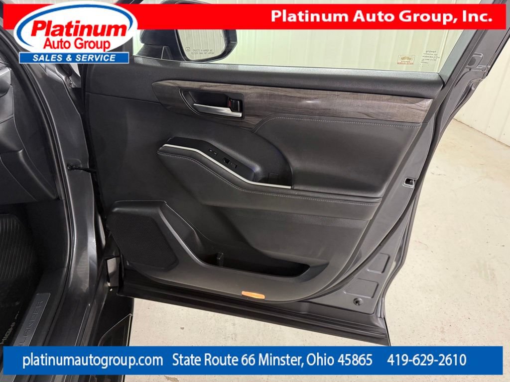 Used 2020 Toyota Highlander Limited FWD image 45