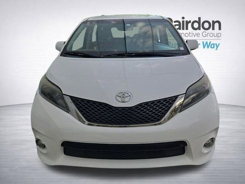 Used 2015 Toyota Sienna SE FWD image 6