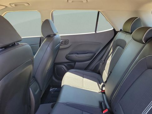 Certified 2023 Hyundai Venue Limited w/ Cargo Package image 8