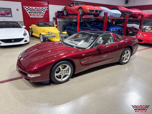 Used 2003 Chevrolet Corvette 50th Anniversary Edition w/ Preferred Equipment Group RWD image 31