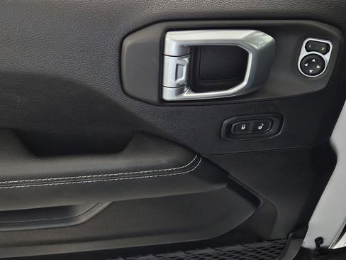 Used 2023 Jeep Wrangler Unlimited Sahara w/ Cold Weather Group image 27