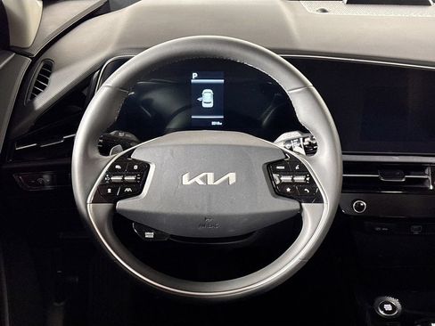 Certified 2025 Kia Niro EX FWD image 14